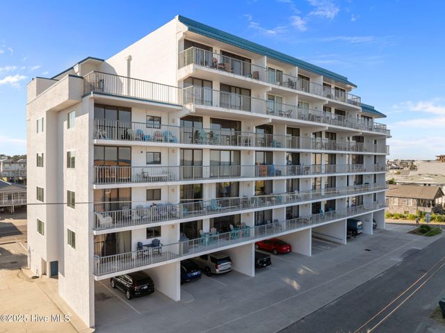 901 S Lake Park Boulevard Unit 304, Carolina Beach, NC 28428