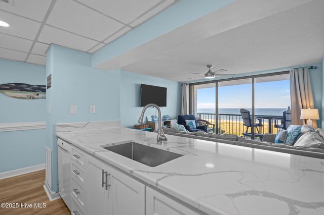901 S Lake Park Boulevard Unit 304, Carolina Beach, NC 28428