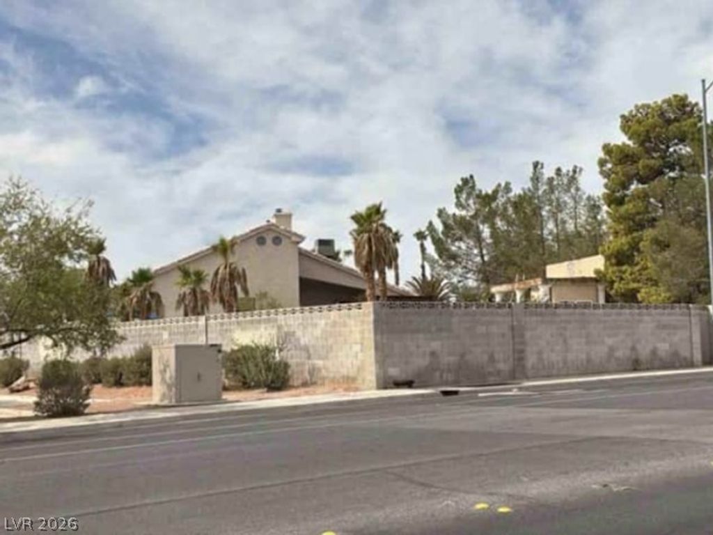 1830 Del Font Court, Las Vegas, NV 89117 — photo 2
