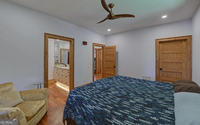 675 Freedom Hgt, Hartwell, GA 30643
