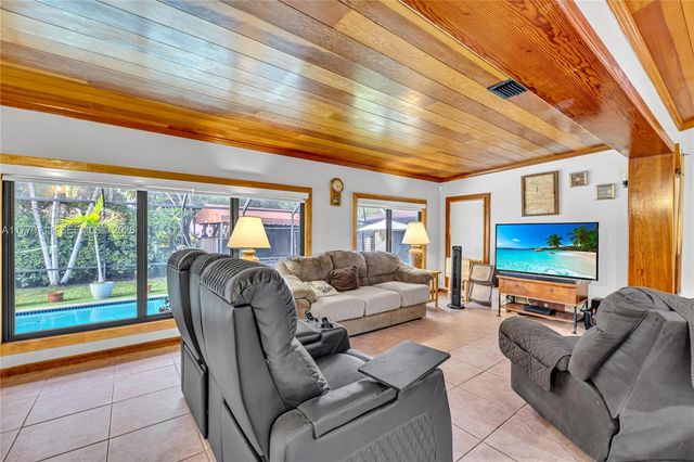 7801 SW 170th Street, Palmetto Bay, FL 33157