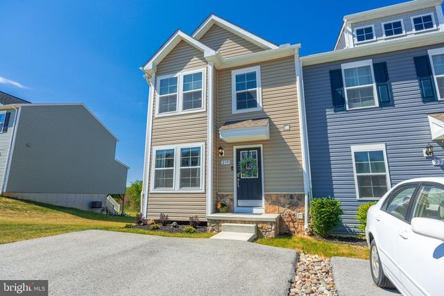 239 HOMESTEAD DR, Hanover, PA 17331