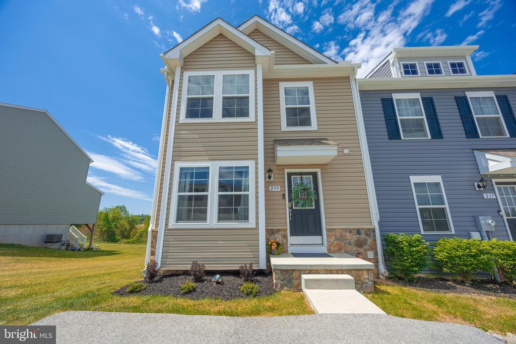 239 HOMESTEAD DR, Hanover, PA 17331