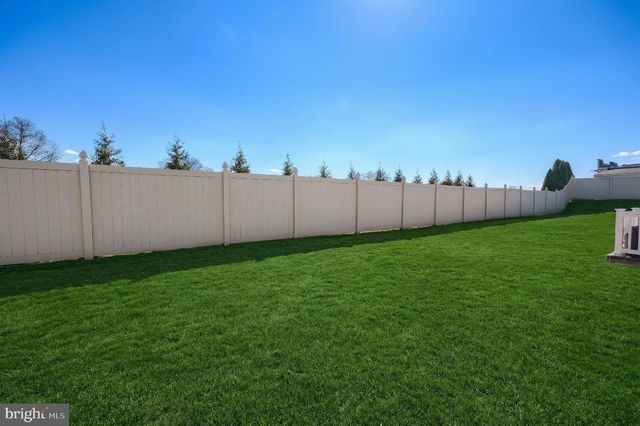 1602 DEVERS RD, York, PA 17404