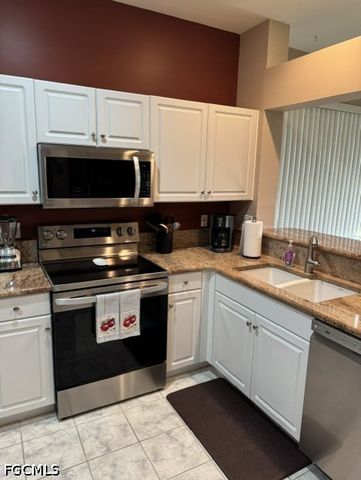2228 Carnaby CT, Lehigh Acres, FL 33973