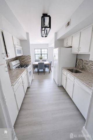 23-C powderhorn Court, Woodbridge Proper, NJ 07095