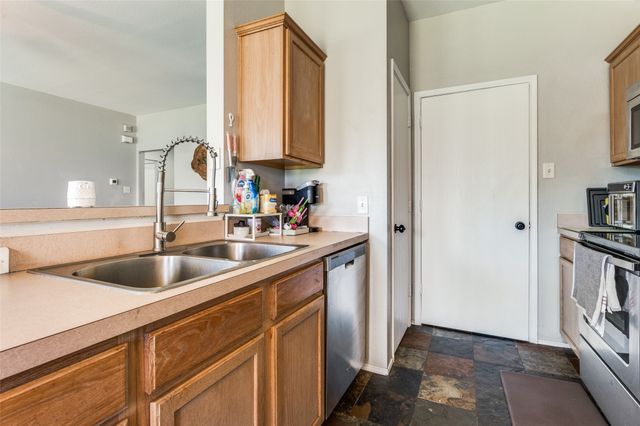 9013 Winding River Drive, Fort Worth, TX 76118