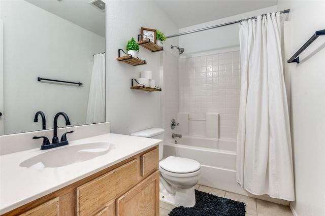 9013 Winding River Drive, Fort Worth, TX 76118