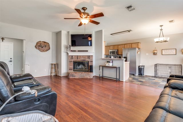 9013 Winding River Drive, Fort Worth, TX 76118