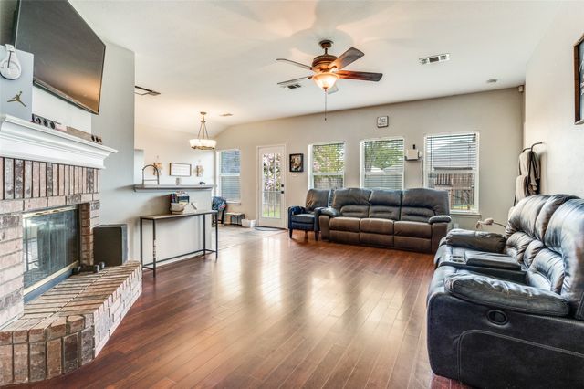 9013 Winding River Drive, Fort Worth, TX 76118