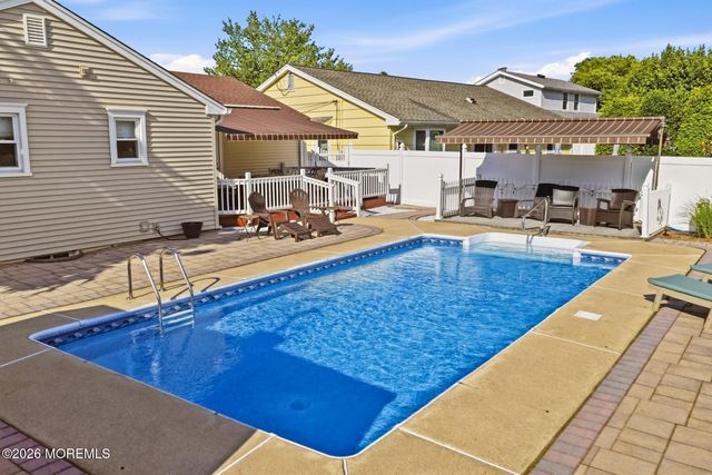 17 Sea Girt Avenue W, Manasquan, NJ 08736