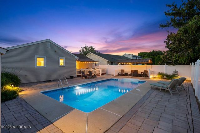 17 Sea Girt Avenue W, Manasquan, NJ 08736