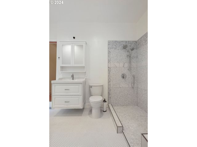 27740 E WELCHES Rd, Welches, OR 97067