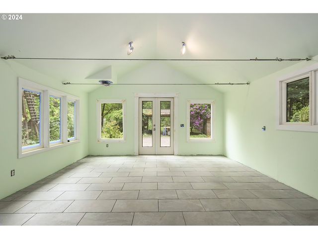 27740 E WELCHES Rd, Welches, OR 97067