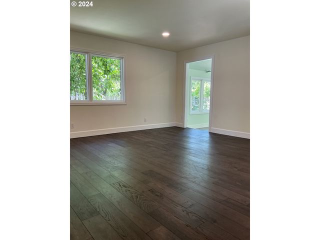 27740 E WELCHES Rd, Welches, OR 97067