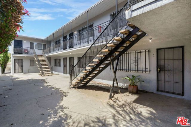 1114 W 117th Street, Los Angeles, CA 90044