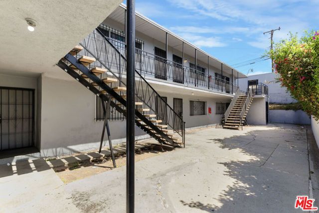 1114 W 117th Street, Los Angeles, CA 90044