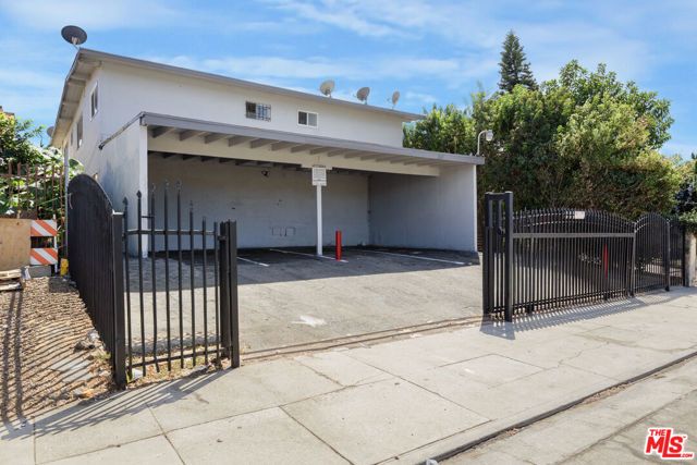1114 W 117th Street, Los Angeles, CA 90044