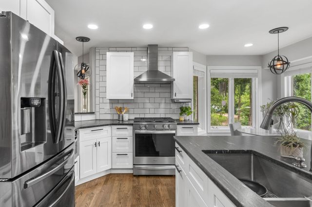 4131 Eau Claire Trail NE, Prior Lake, MN 55372