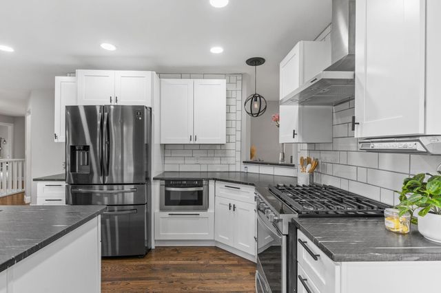 4131 Eau Claire Trail NE, Prior Lake, MN 55372