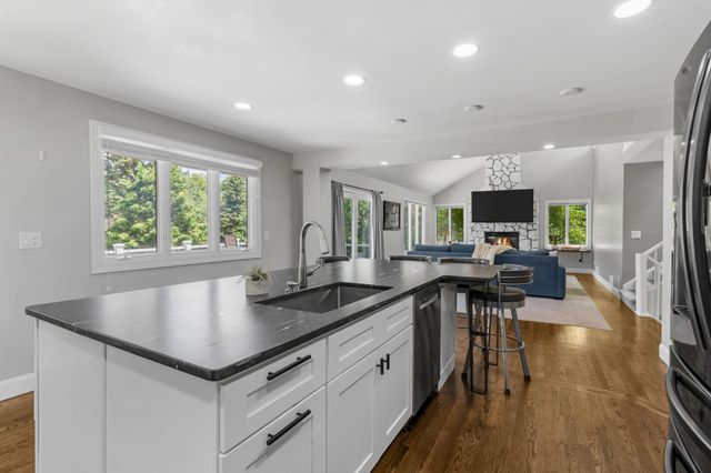 4131 Eau Claire Trail NE, Prior Lake, MN 55372