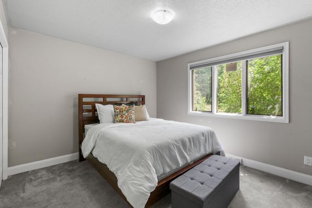 4131 Eau Claire Trail NE, Prior Lake, MN 55372
