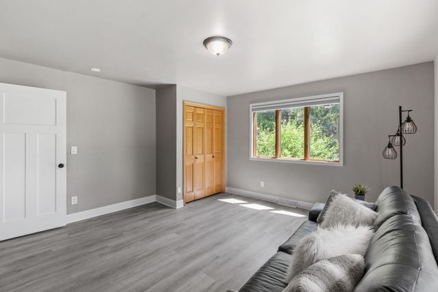 4131 Eau Claire Trail NE, Prior Lake, MN 55372