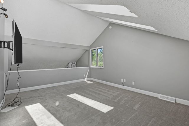 4131 Eau Claire Trail NE, Prior Lake, MN 55372