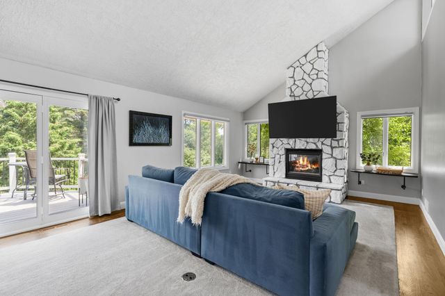 4131 Eau Claire Trail NE, Prior Lake, MN 55372