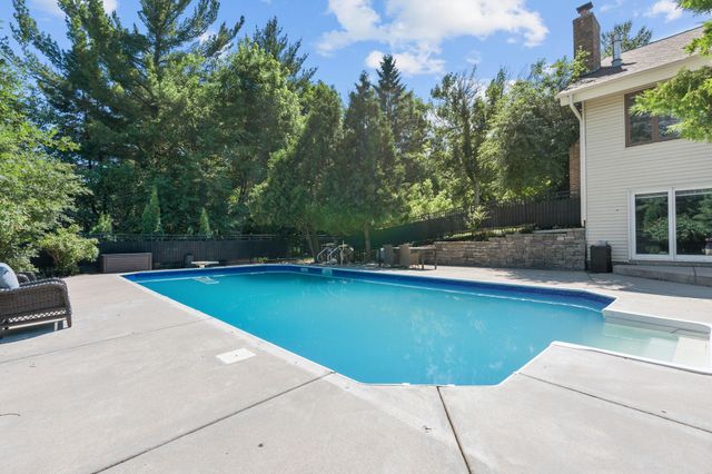 4131 Eau Claire Trail NE, Prior Lake, MN 55372