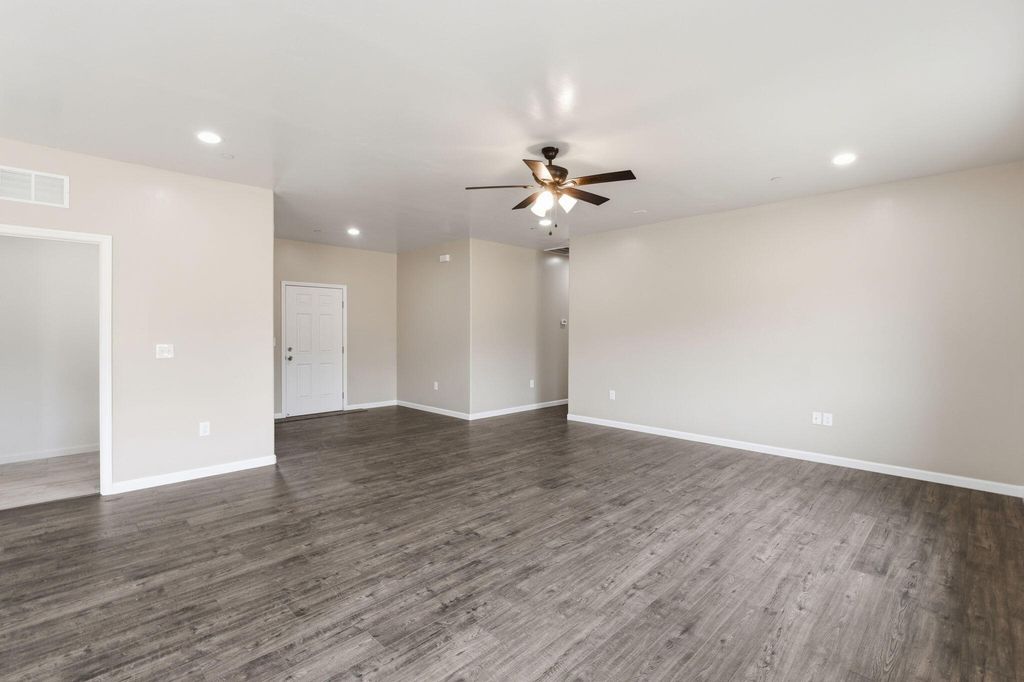 Image 12 of property listing at 3446 E Grove Avenue, Visalia, CA 93292