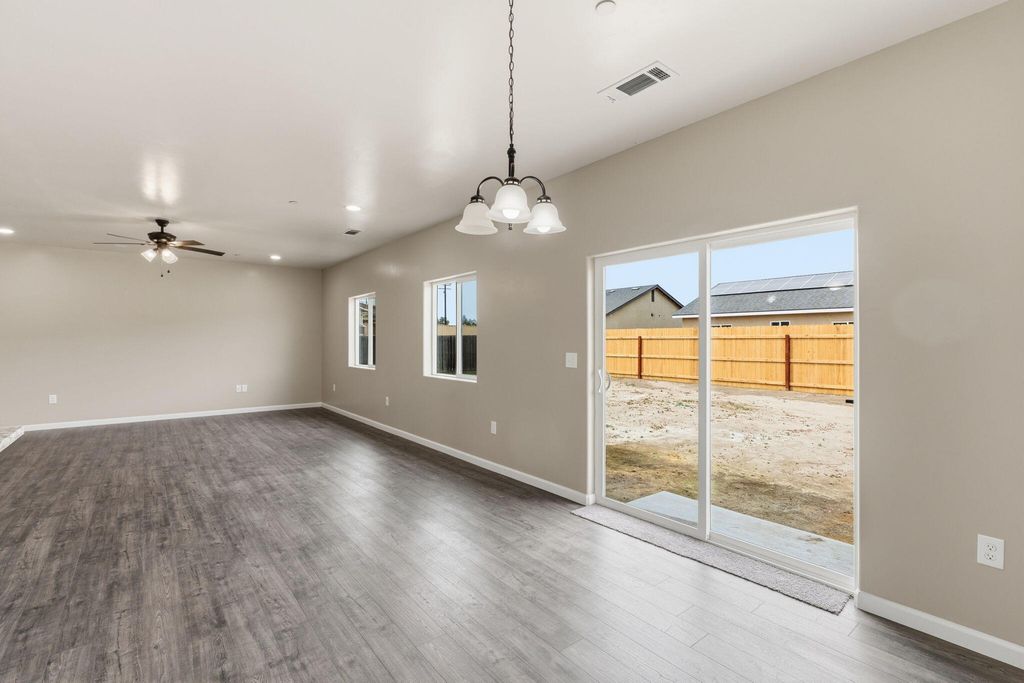 Image 13 of property listing at 3446 E Grove Avenue, Visalia, CA 93292