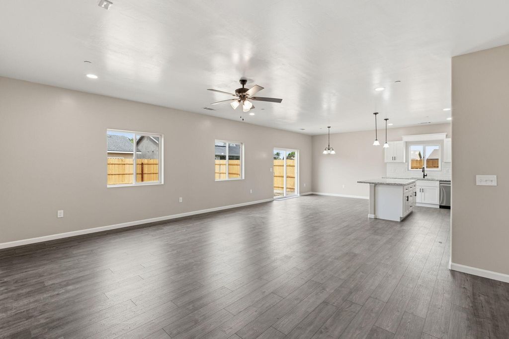 Image 16 of property listing at 3446 E Grove Avenue, Visalia, CA 93292