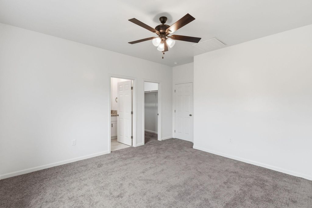 Image 18 of property listing at 3446 E Grove Avenue, Visalia, CA 93292