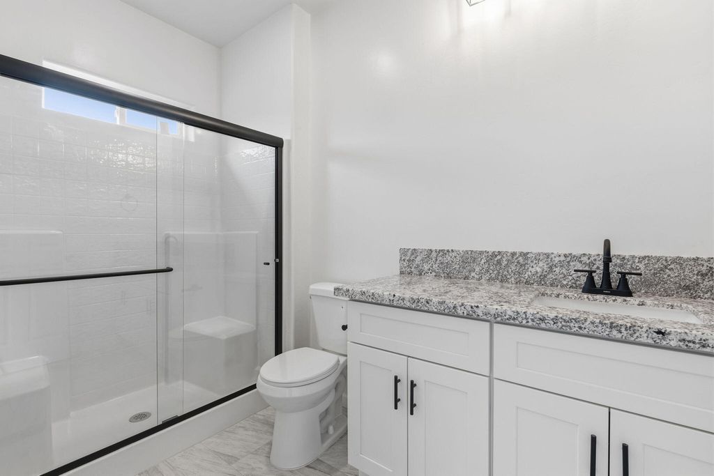 Image 22 of property listing at 3446 E Grove Avenue, Visalia, CA 93292