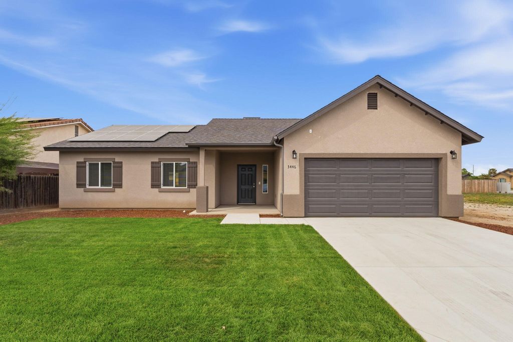Image 3 of property listing at 3446 E Grove Avenue, Visalia, CA 93292