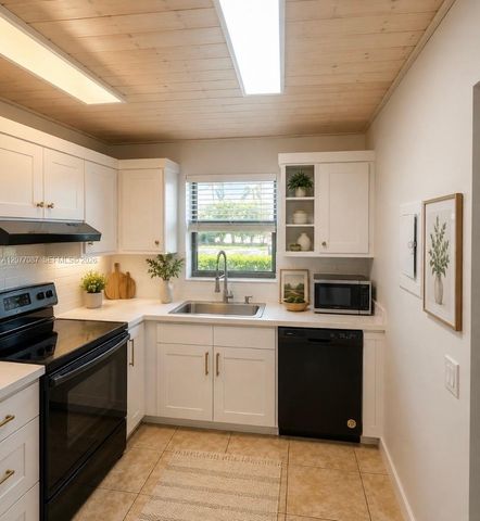 2141 W Woolbright Road L102, Boynton Beach, FL 33426