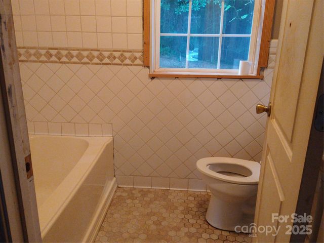 2500 Crispin Avenue, Charlotte, NC 28208