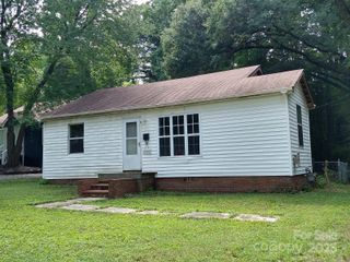 2500 Crispin Avenue, Charlotte, NC 28208