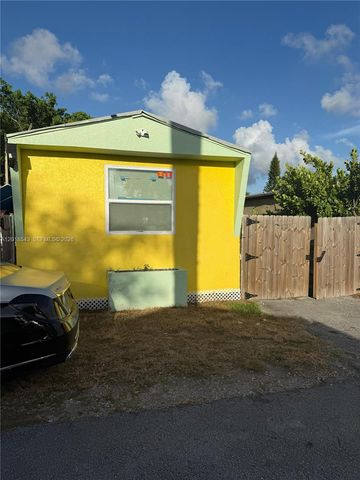 451 SE 8th St Lot 86, Homestead, FL 33030