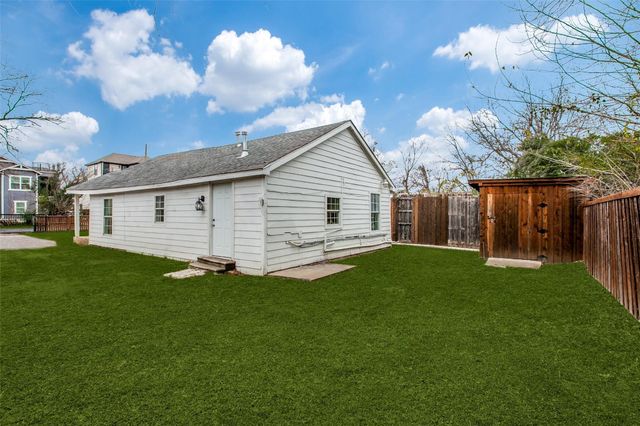 2402 N Winnetka Avenue, Dallas, TX 75212