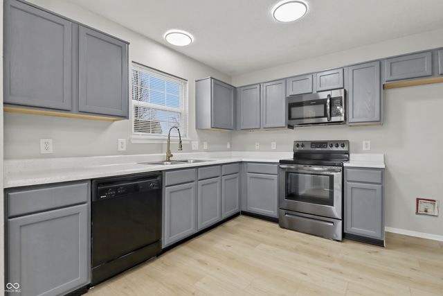 1926 Brook Crossing Way, Indianapolis, IN 46229