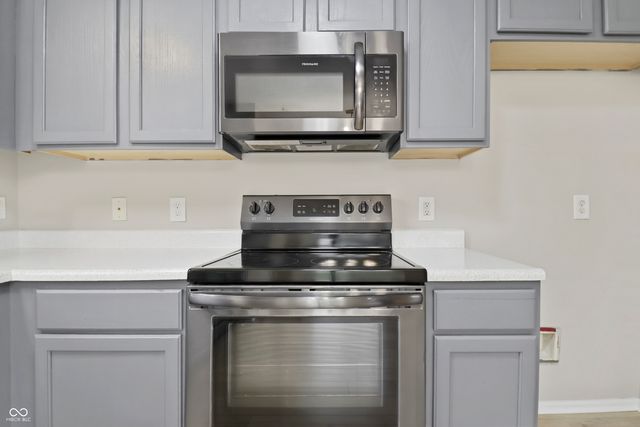 1926 Brook Crossing Way, Indianapolis, IN 46229