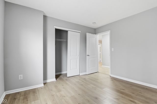 1926 Brook Crossing Way, Indianapolis, IN 46229