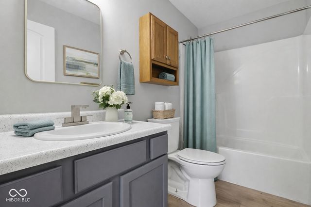 1926 Brook Crossing Way, Indianapolis, IN 46229