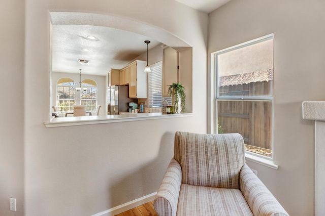 1231 Arbor Dr, Roseville, CA 95678