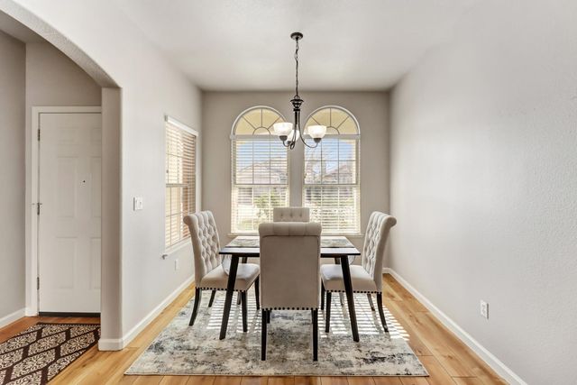 1231 Arbor Dr, Roseville, CA 95678