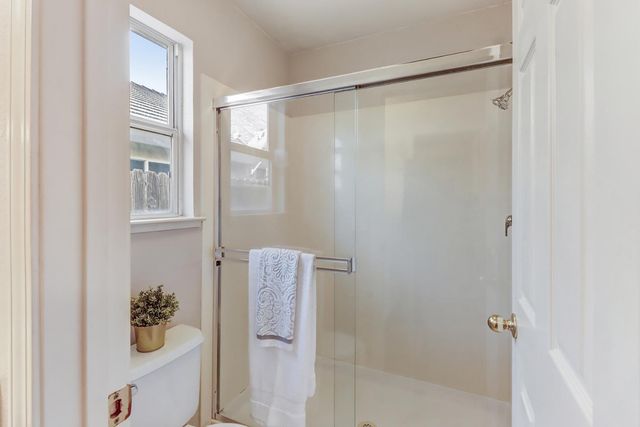 1231 Arbor Dr, Roseville, CA 95678