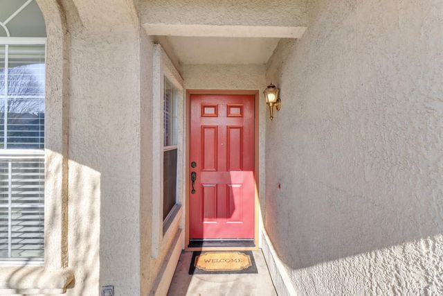 1231 Arbor Dr, Roseville, CA 95678