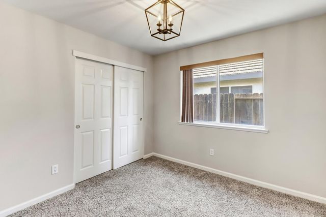 1231 Arbor Dr, Roseville, CA 95678